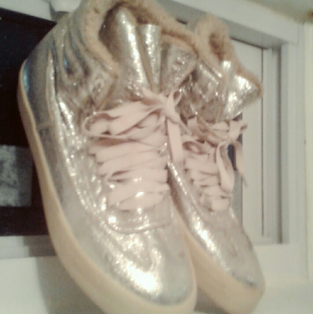 Shoes - Picture 2 of 2